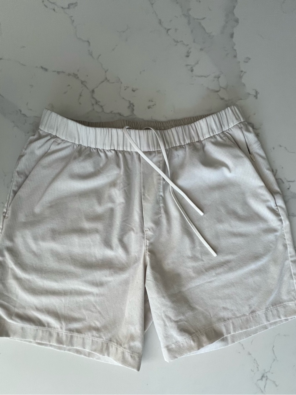 lululemon athletica Men’s White Athletic Drawstring Shorts